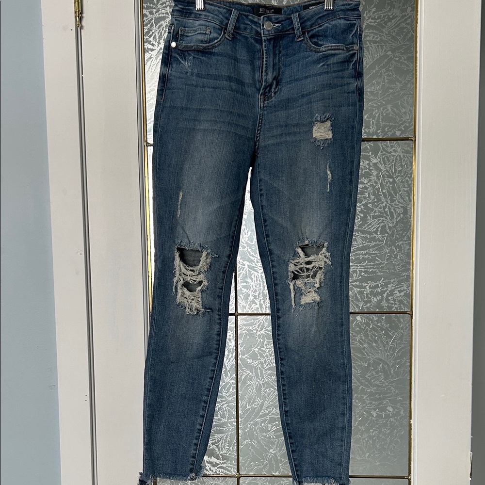 Judy Blue Distressed Ankle Jeans in Blue